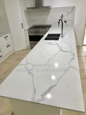 White Carara Wave
