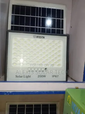 200 Watts Solar Flood Light