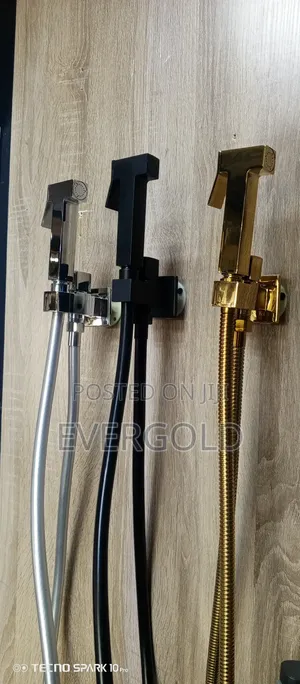 Pressing Shower or Bumbum Wash Different Color High Quality