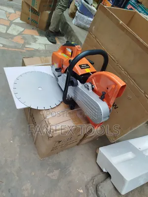 Portable Saw/Concrete Cutting Machine.