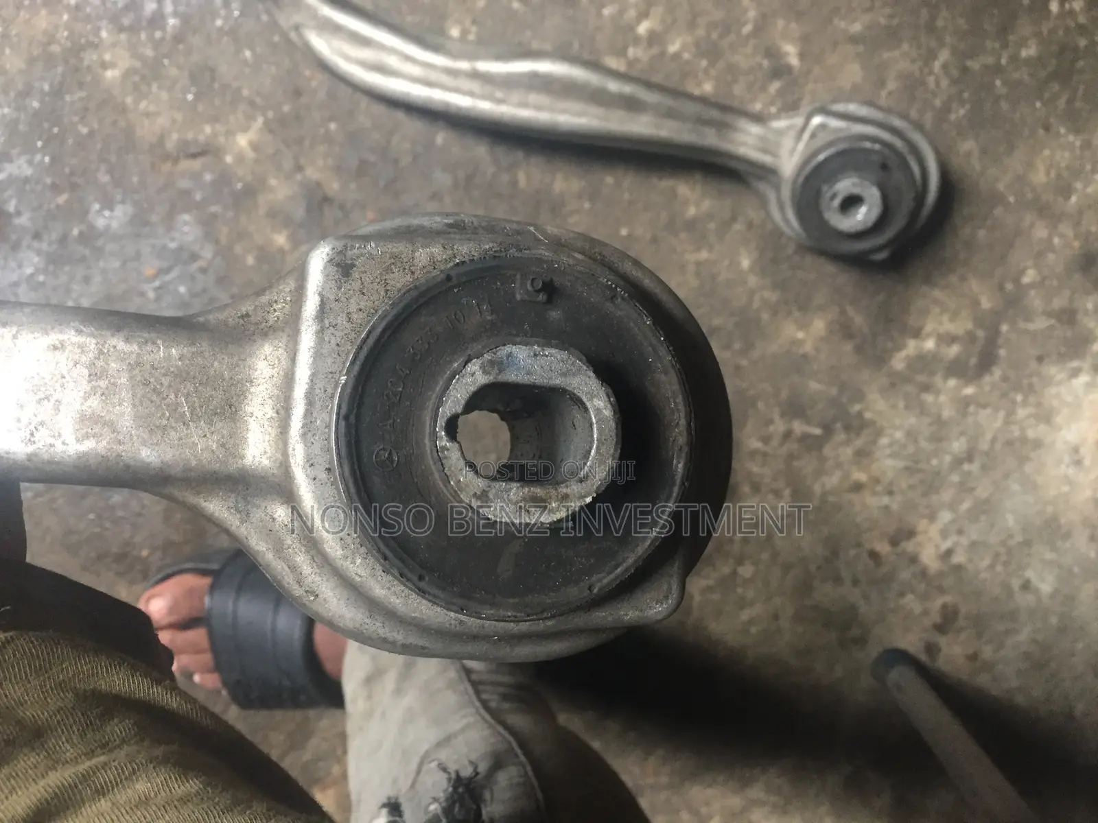 Lower Arm 204 4matic