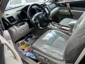Toyota Highlander Limited 2012 Burgundy