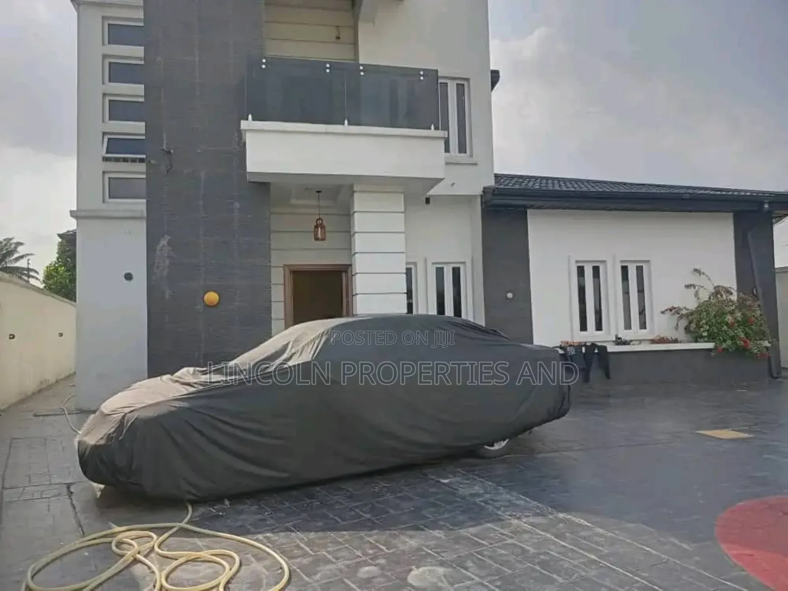4bdrm Duplex in Stadium Road, Uyo for sale