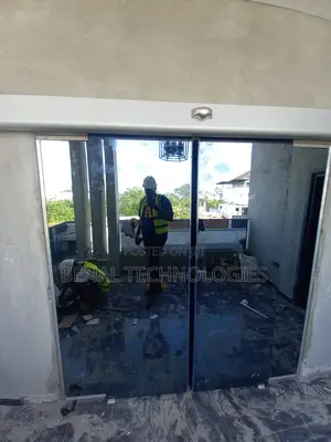 Motion-Recognition Automatic Sliding Door