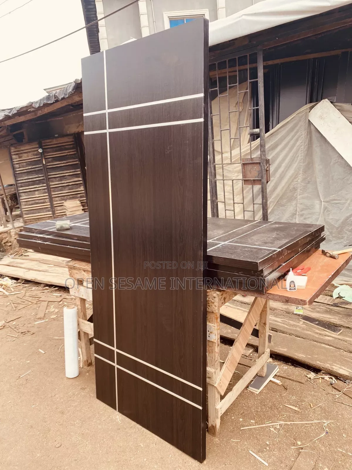 Black Wenge HDF Door With Silver Chrome