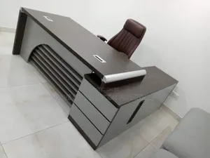 Boss Office Table With Extension.