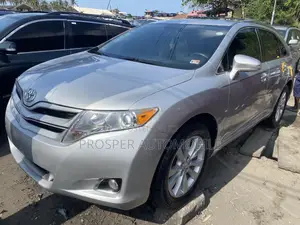 Toyota Venza LE AWD V6 2013 Silver