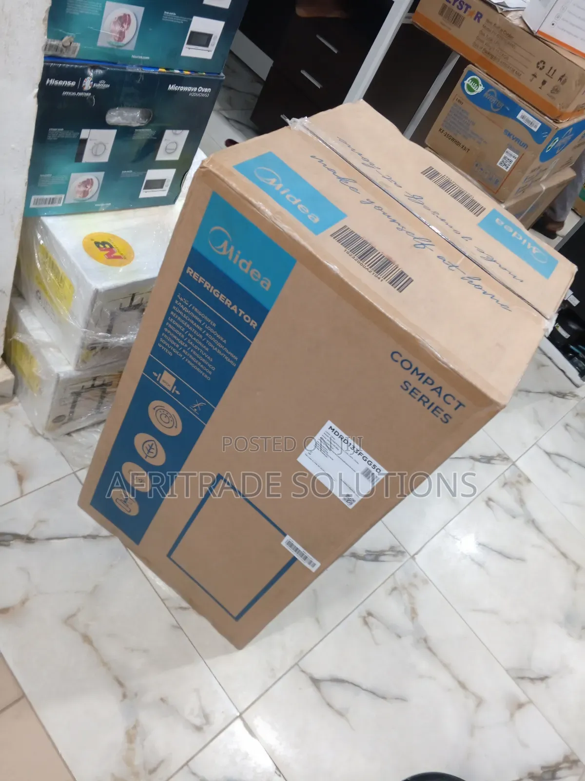 Midea Single-Door Fridge 85 Litres- Easily Usable