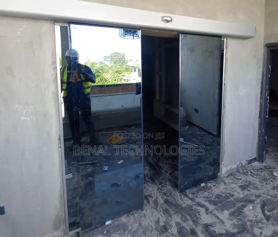 Sensor-Move Entrance Door