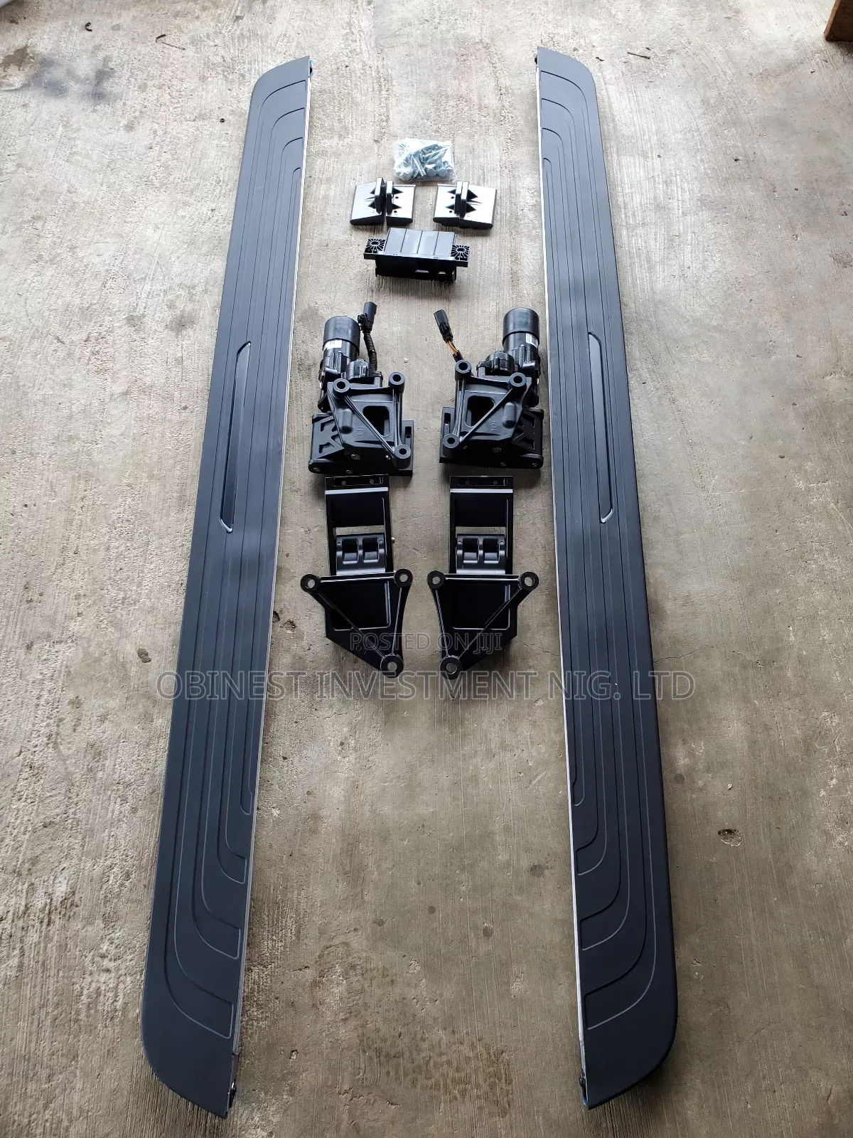 Rangerover 2023 Automatic Side Step.