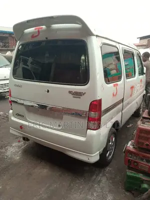 Suzuki APV Minibus 2005 White