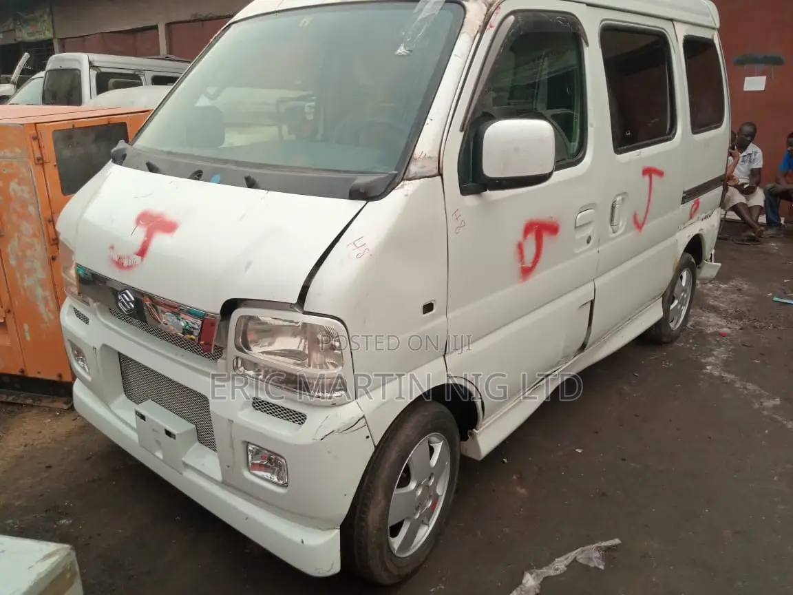 Suzuki APV Minibus 2005 White