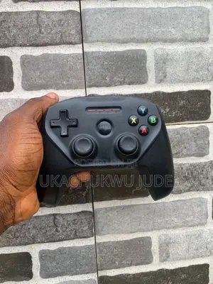 Apple Wireless Game Controller for iPhones and Ios Devices