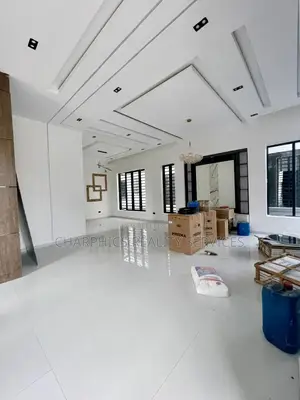 5bdrm Duplex in Lekki for sale