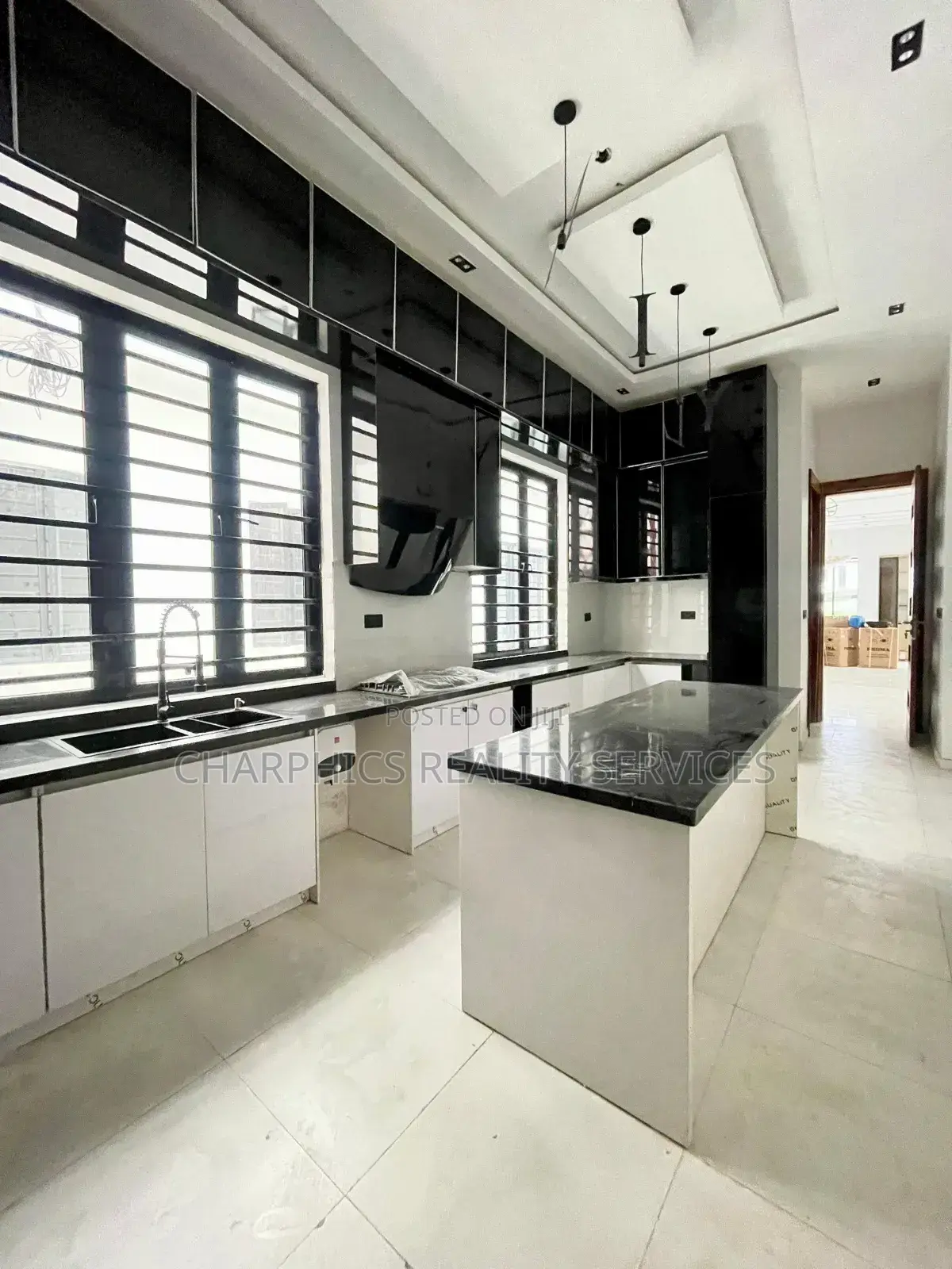 5bdrm Duplex in Lekki for sale