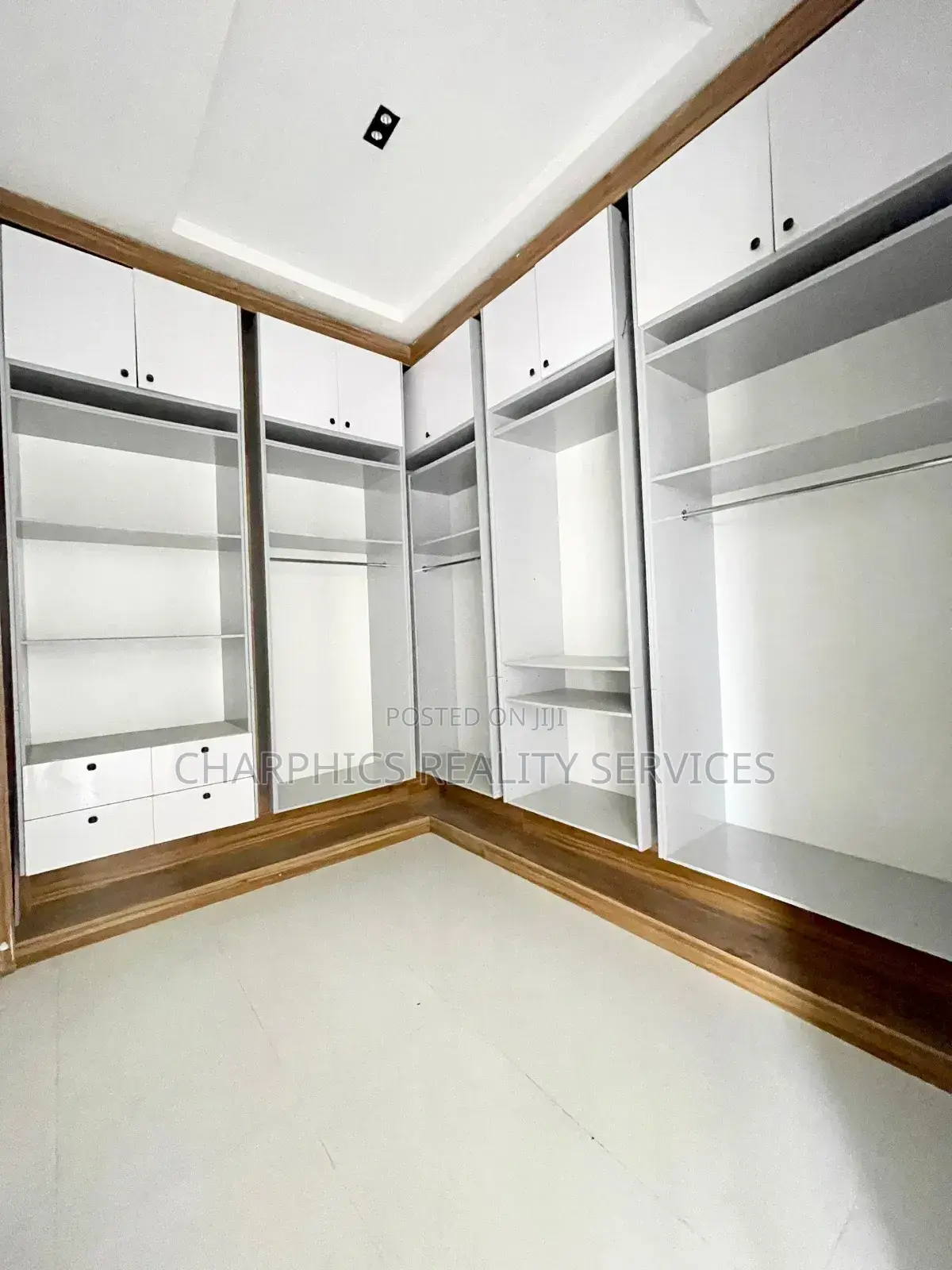 5bdrm Duplex in Lekki for sale