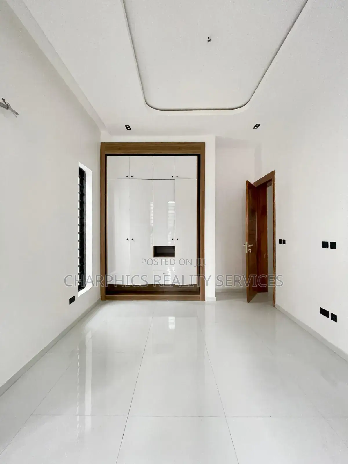 5bdrm Duplex in Lekki for sale