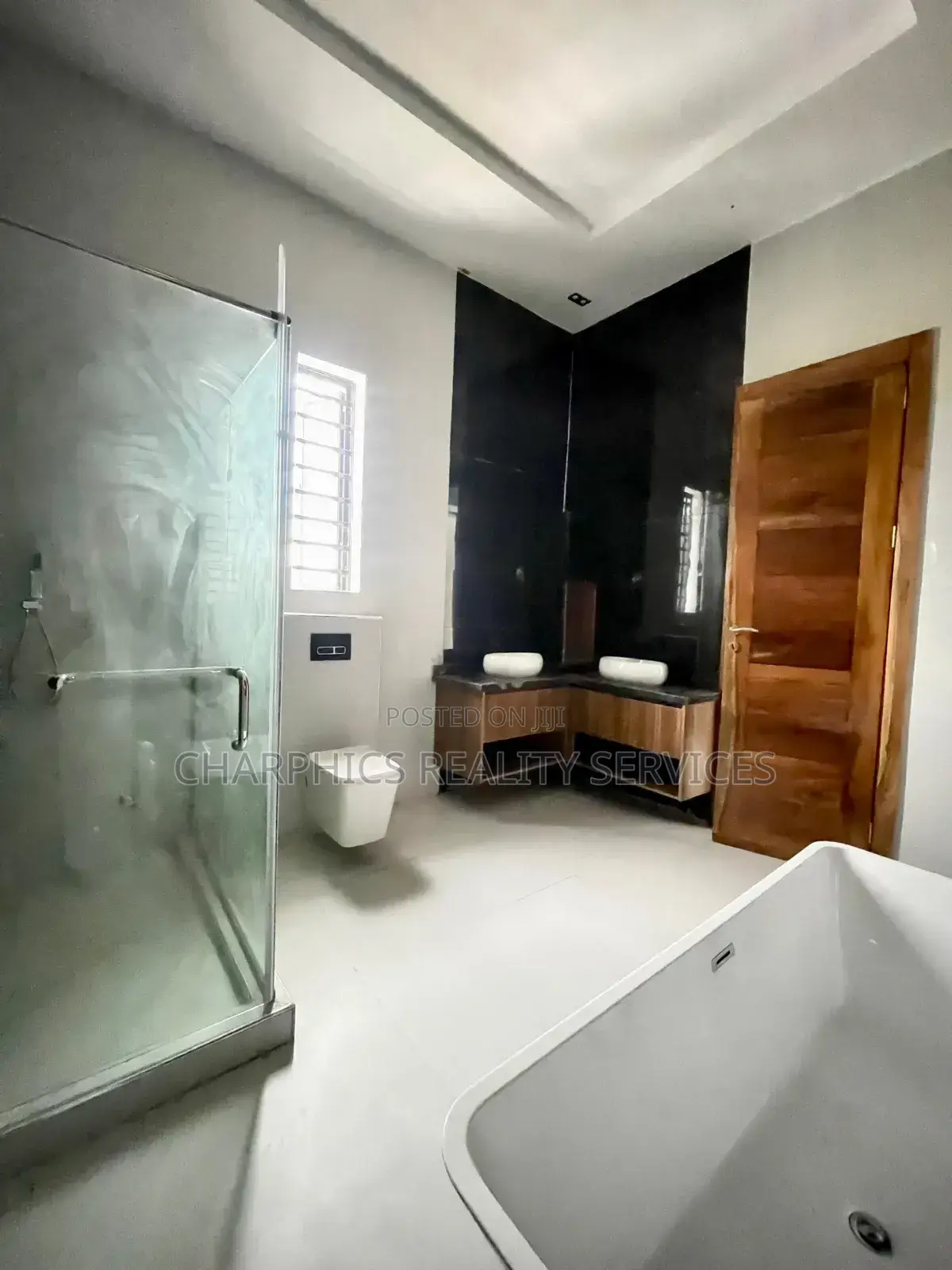 5bdrm Duplex in Lekki for sale