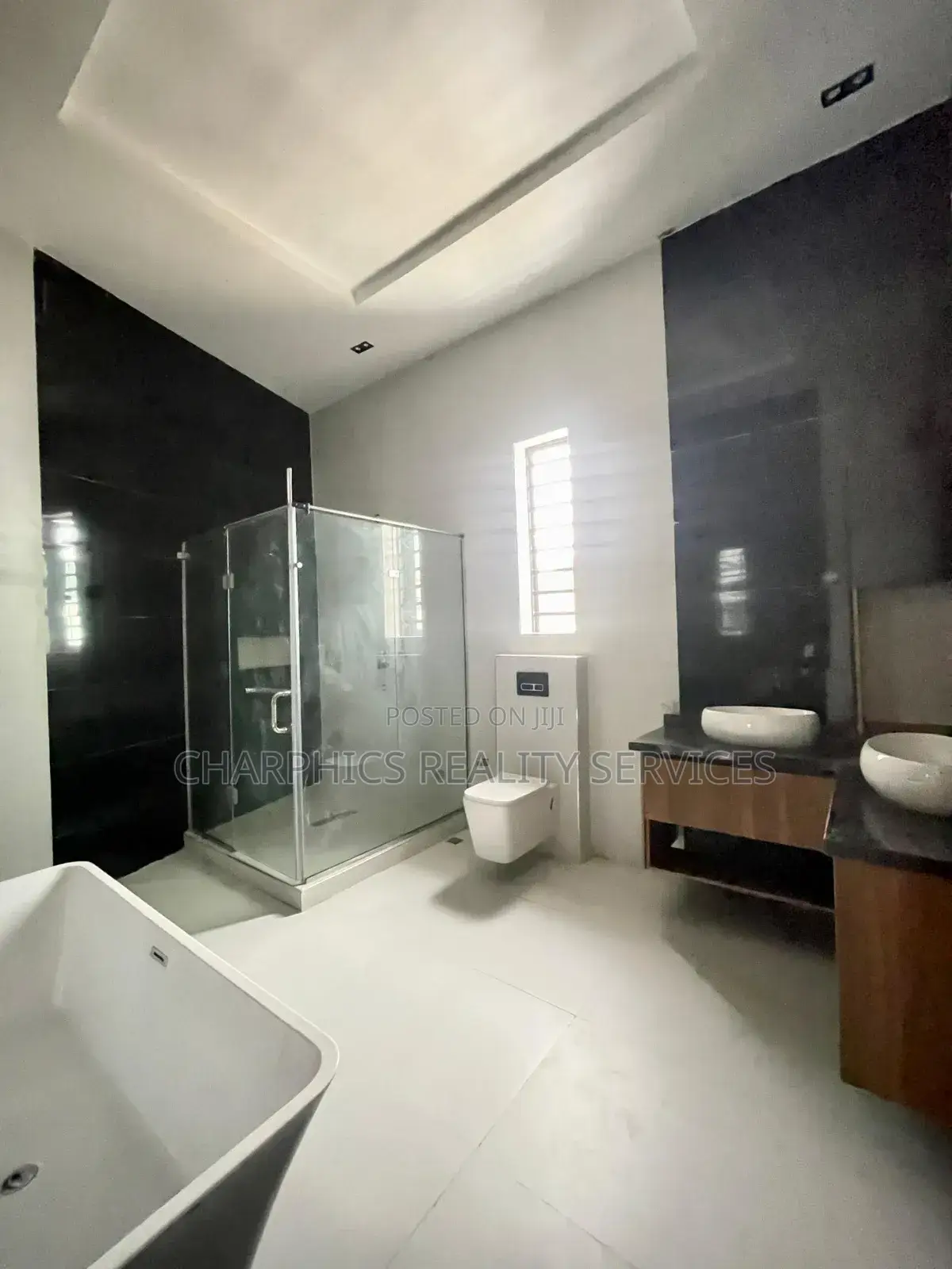 5bdrm Duplex in Lekki for sale