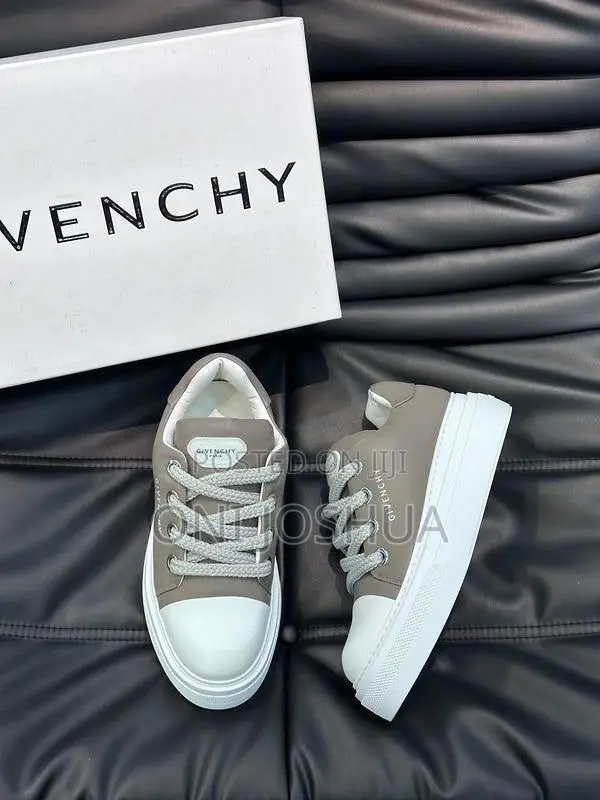 Givenchy Sneakers