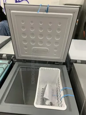 Skyrun Mini Chest Freezer (90 Liters) With Single Basket.