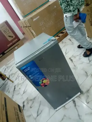 Effective 90L Midea Single Door Refrigerator Mdrd133fgg50