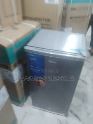 Best Deal Media MDRD133FGG50 Refrigerator 90ltrs