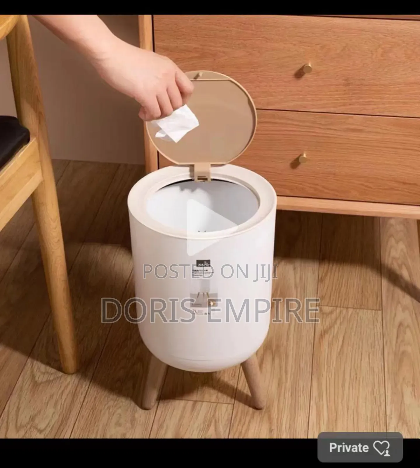7liters Plastic Trash Bin With Legs and Push Button.