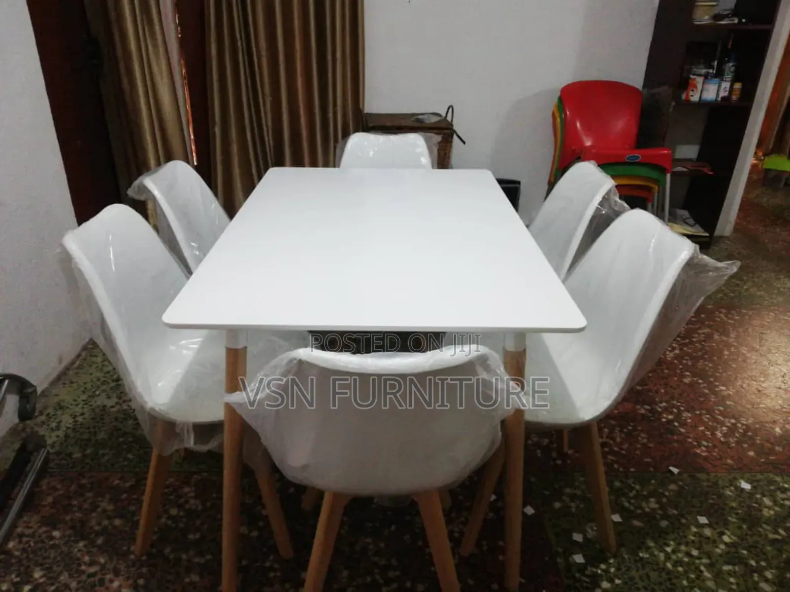 Dinning Table With Six Chairs