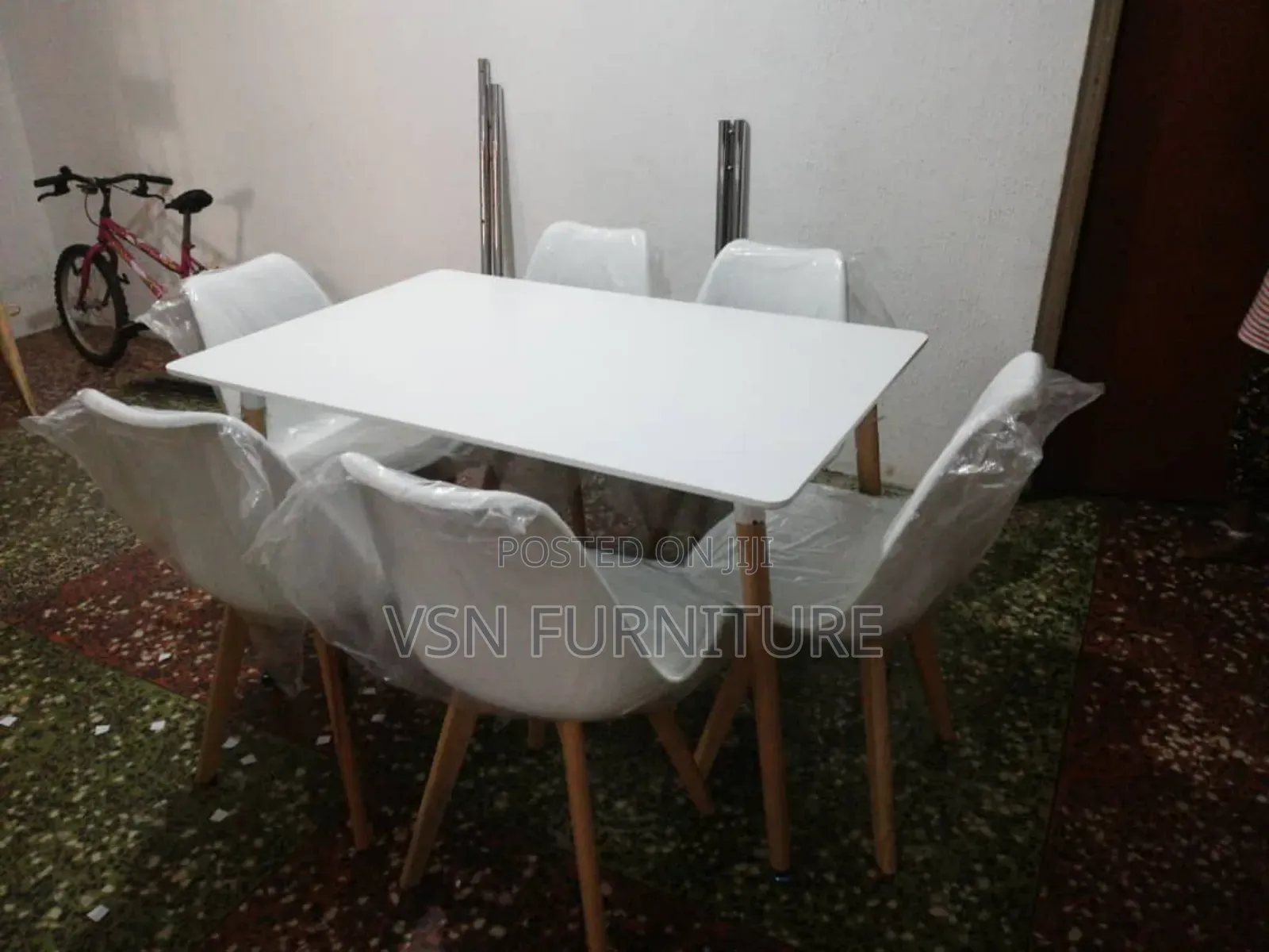 Dinning Table With Six Chairs