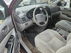 Toyota Sienna LE FWD 2006 Red