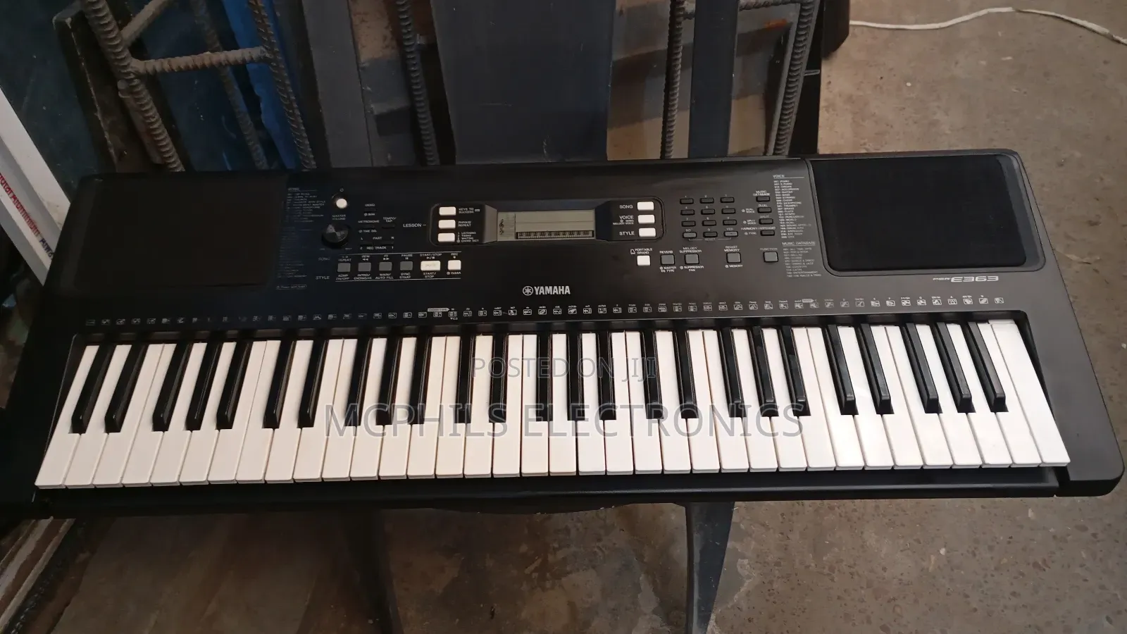 Uk-Used Yamaha Keyboard PSR-E363