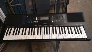 Uk-Used Yamaha Keyboard PSR-E363