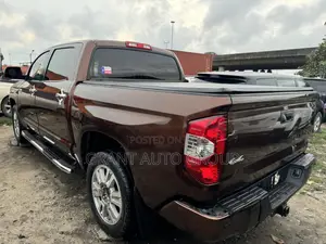 Toyota Tundra 1794 5.7L V8 w/FFV 4x4 CrewMax 5.6 ft. box 145.7 in. WB