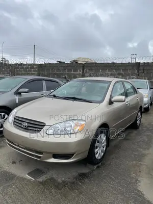 Toyota Corolla LE 2004 Gold