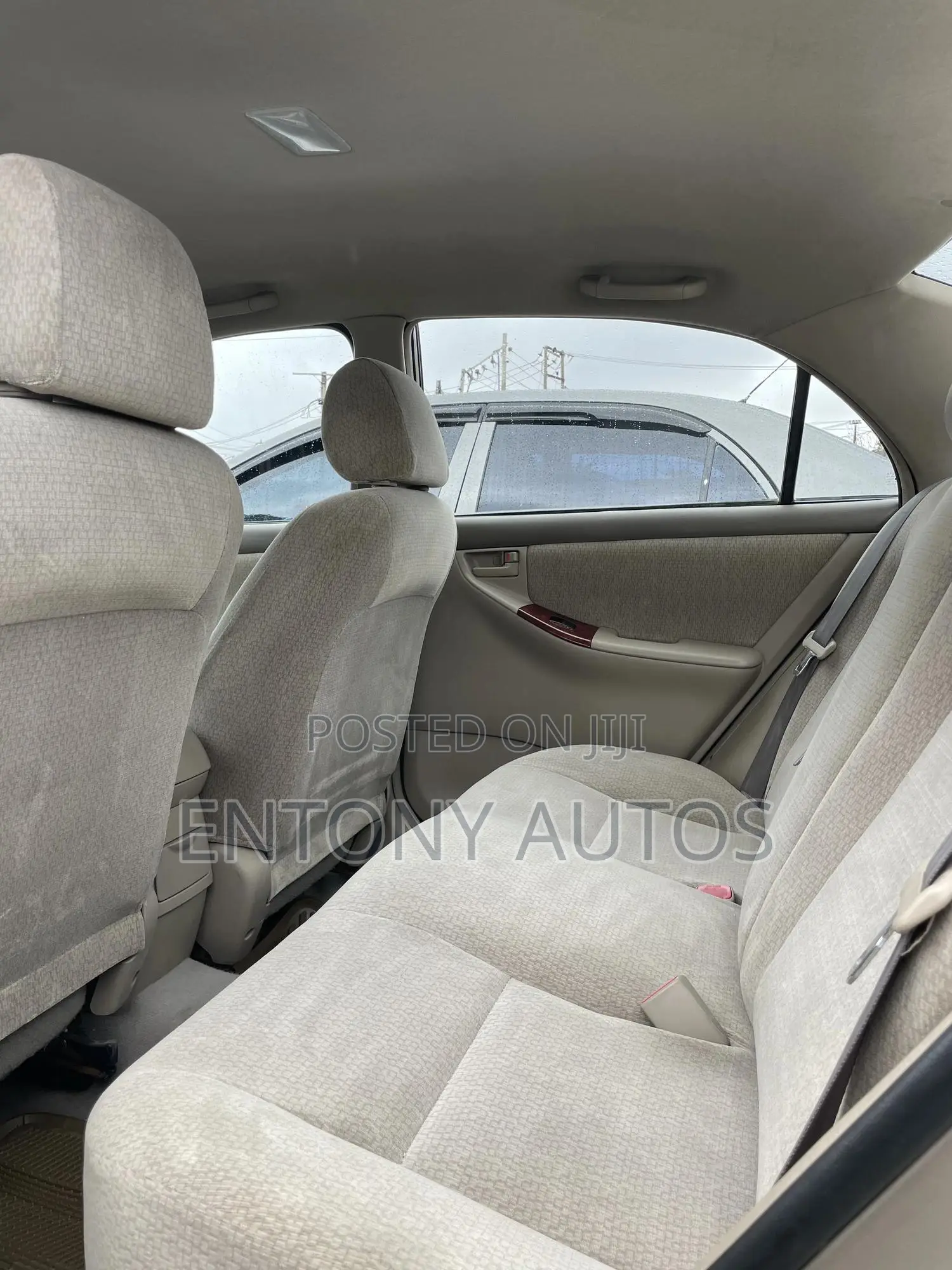Toyota Corolla LE 2004 Gold