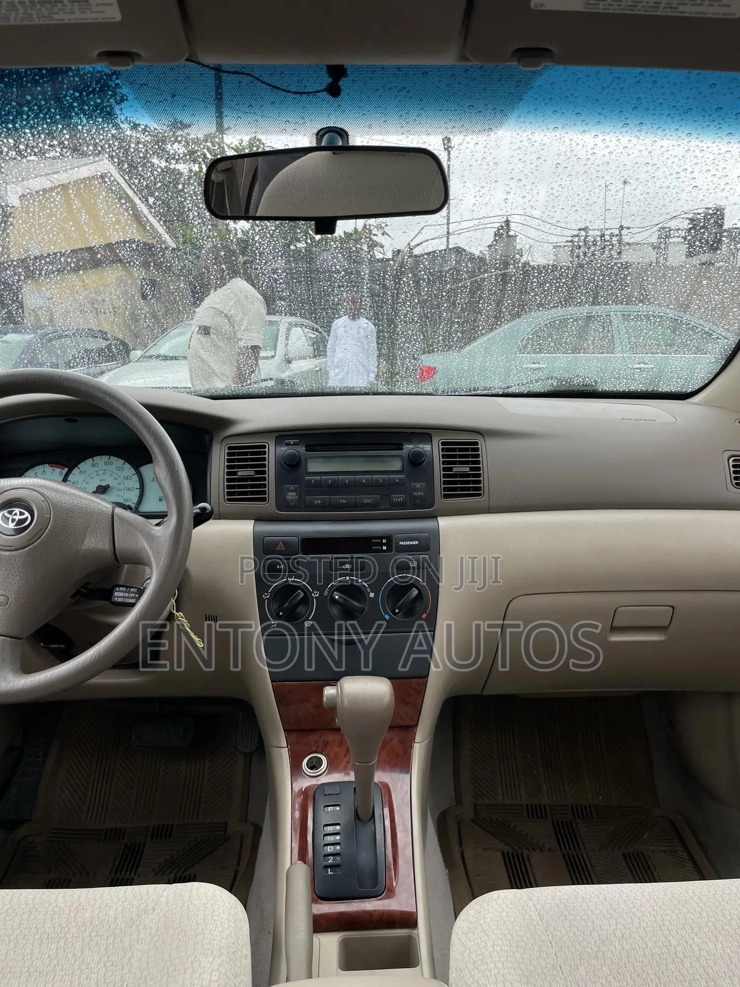 Toyota Corolla LE 2004 Gold
