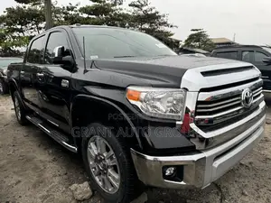 Toyota Tundra 1794 5.7L V8 w/FFV 4x4 CrewMax 5.6 ft. box 145.7 in. WB