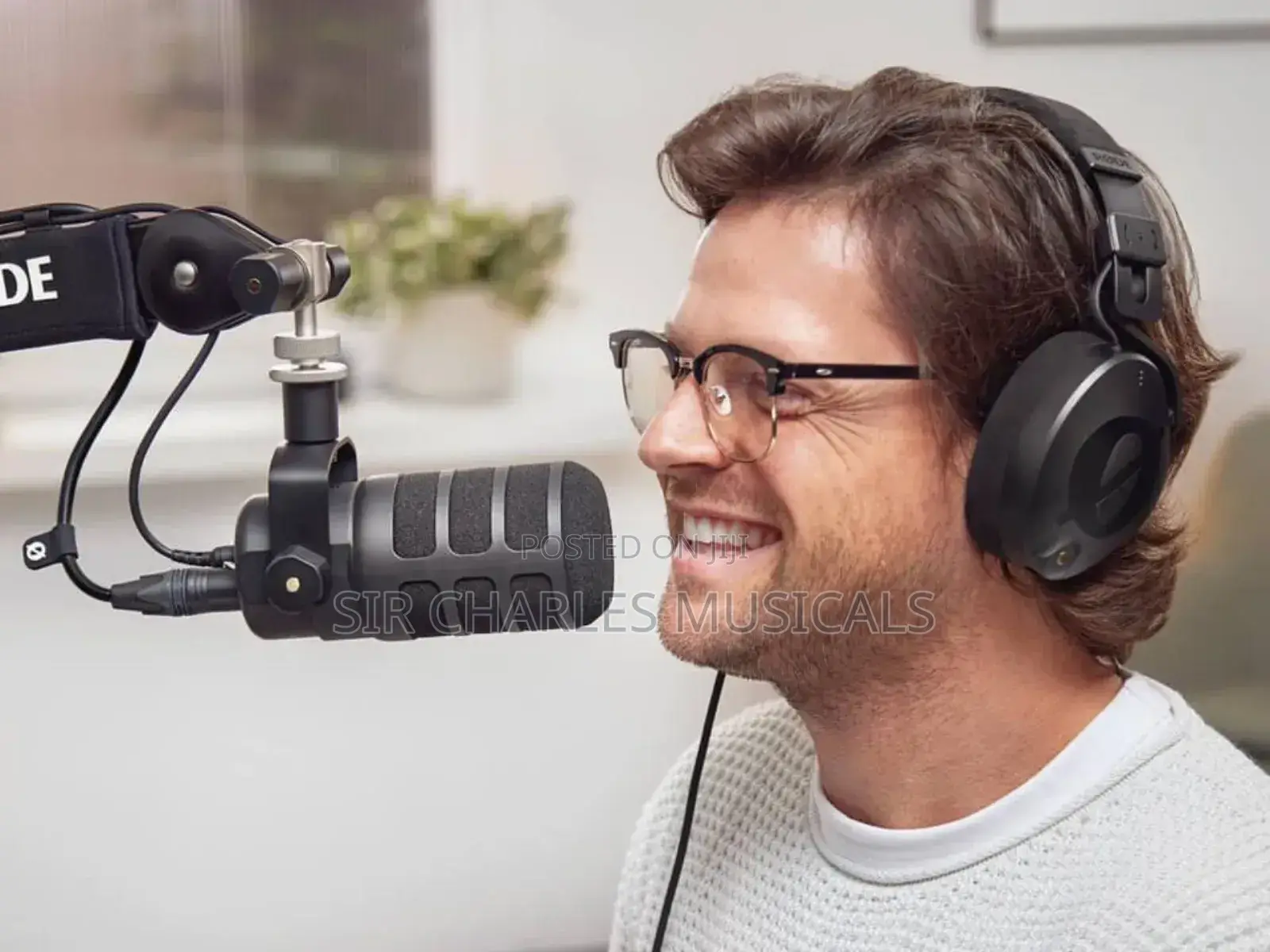 RODE Podmic Dynamic Broadcast Microphone