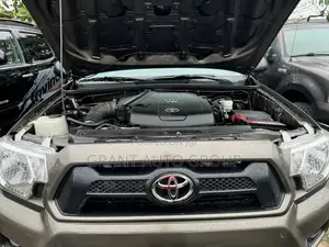 Toyota Tacoma 2014 Gold