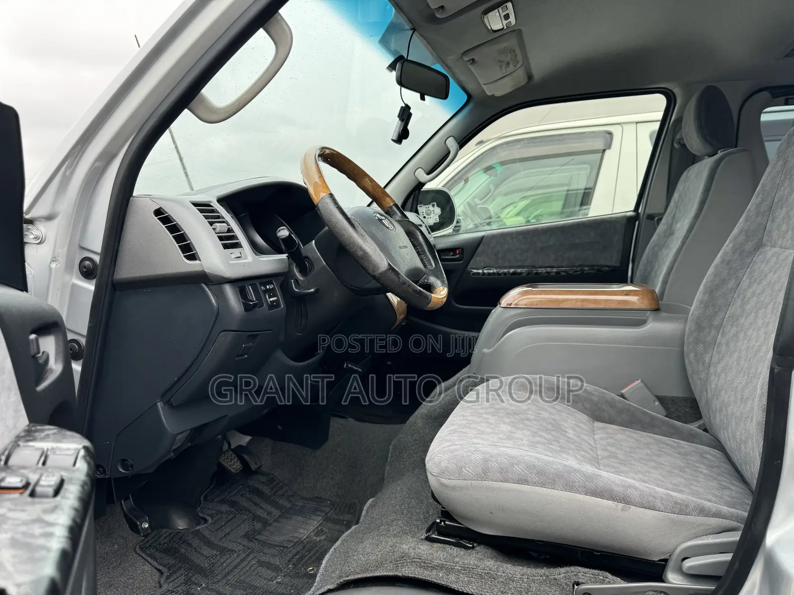 Toyota HiAce 2008 Silver