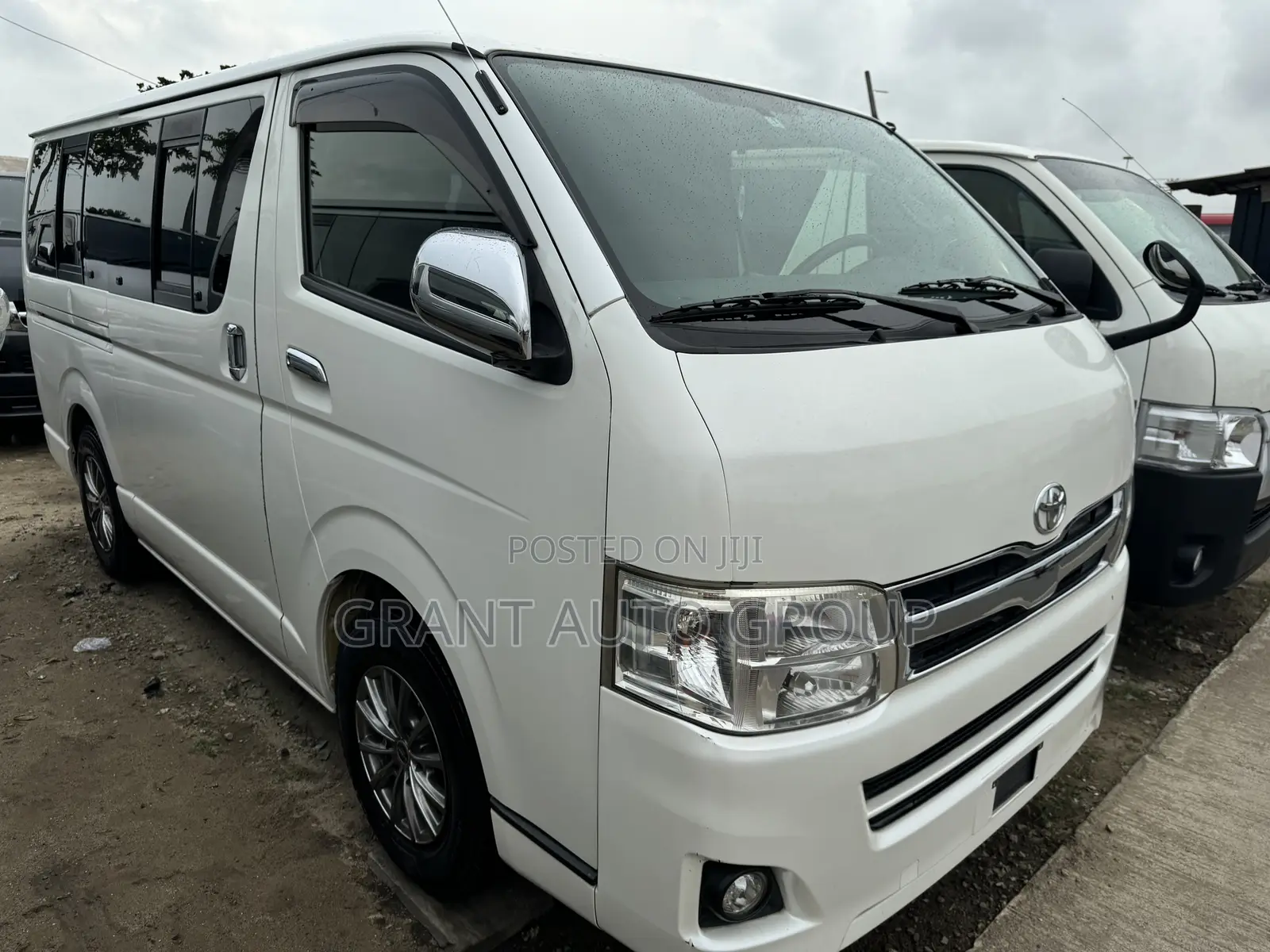 Toyota HiAce 2011 White