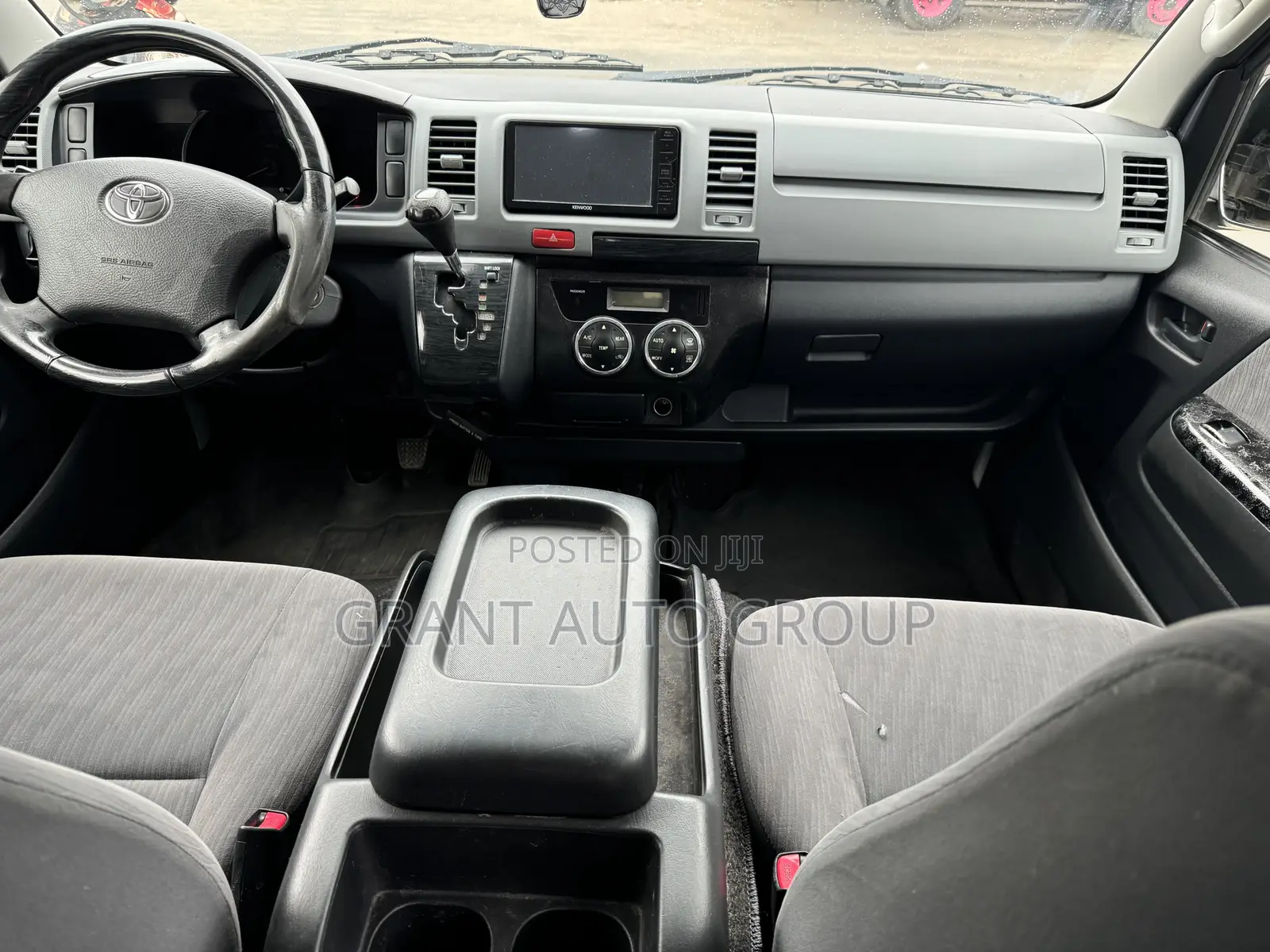 Toyota HiAce 2011 White
