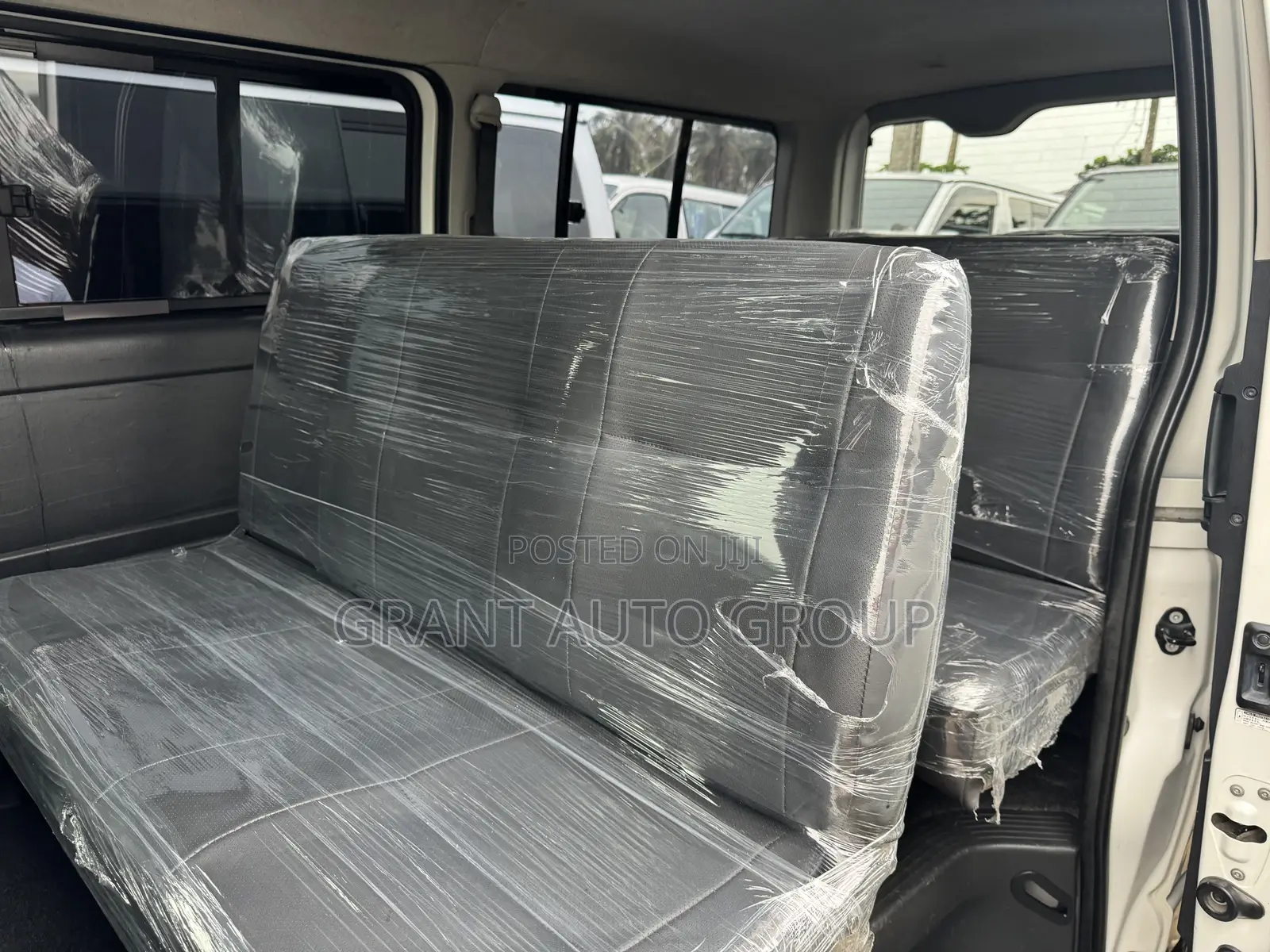 Toyota HiAce 2011 White