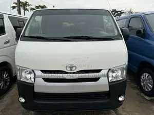 Toyota HiAce 2010 White