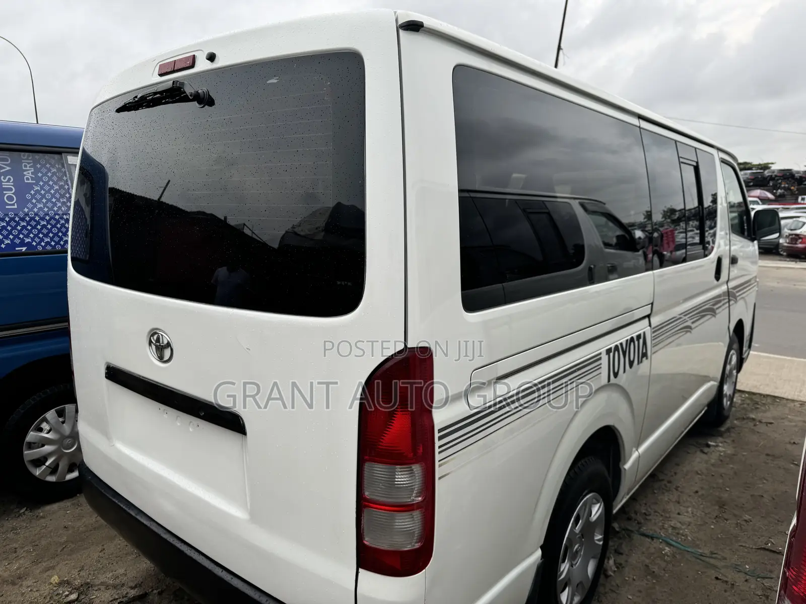Toyota HiAce 2010 White