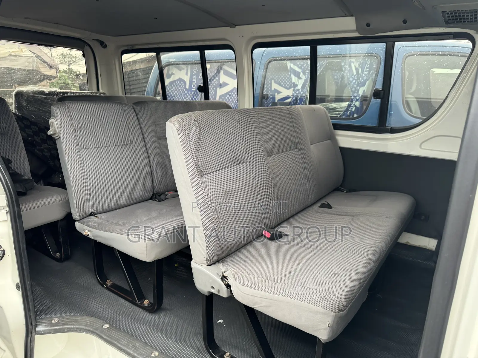 Toyota HiAce 2010 White