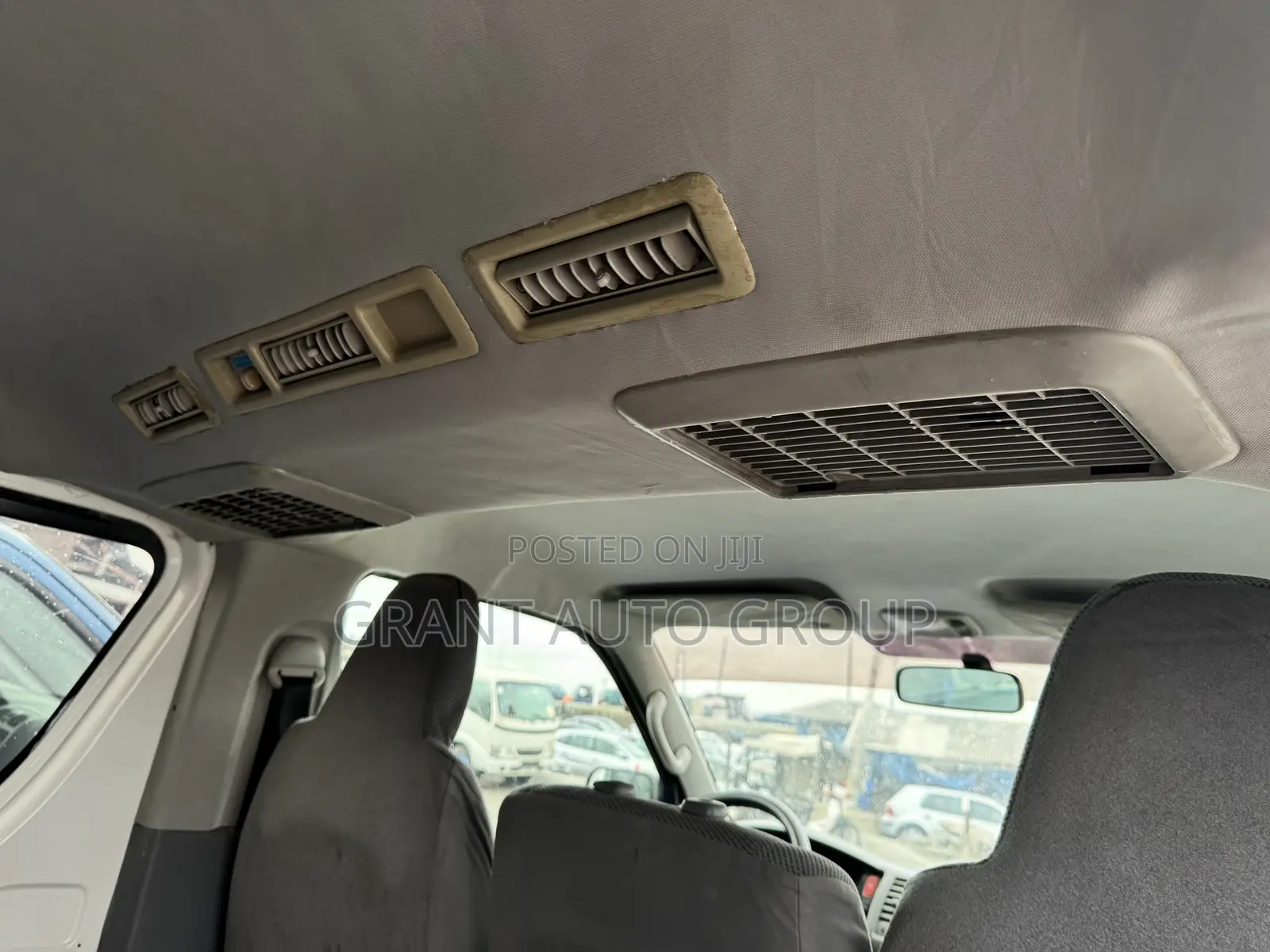 Toyota HiAce 2010 White