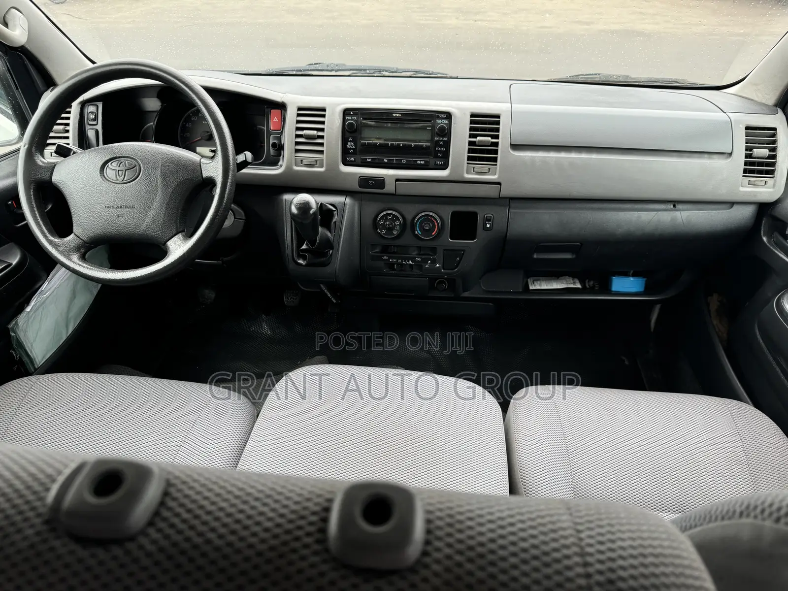 Toyota HiAce 2010 White