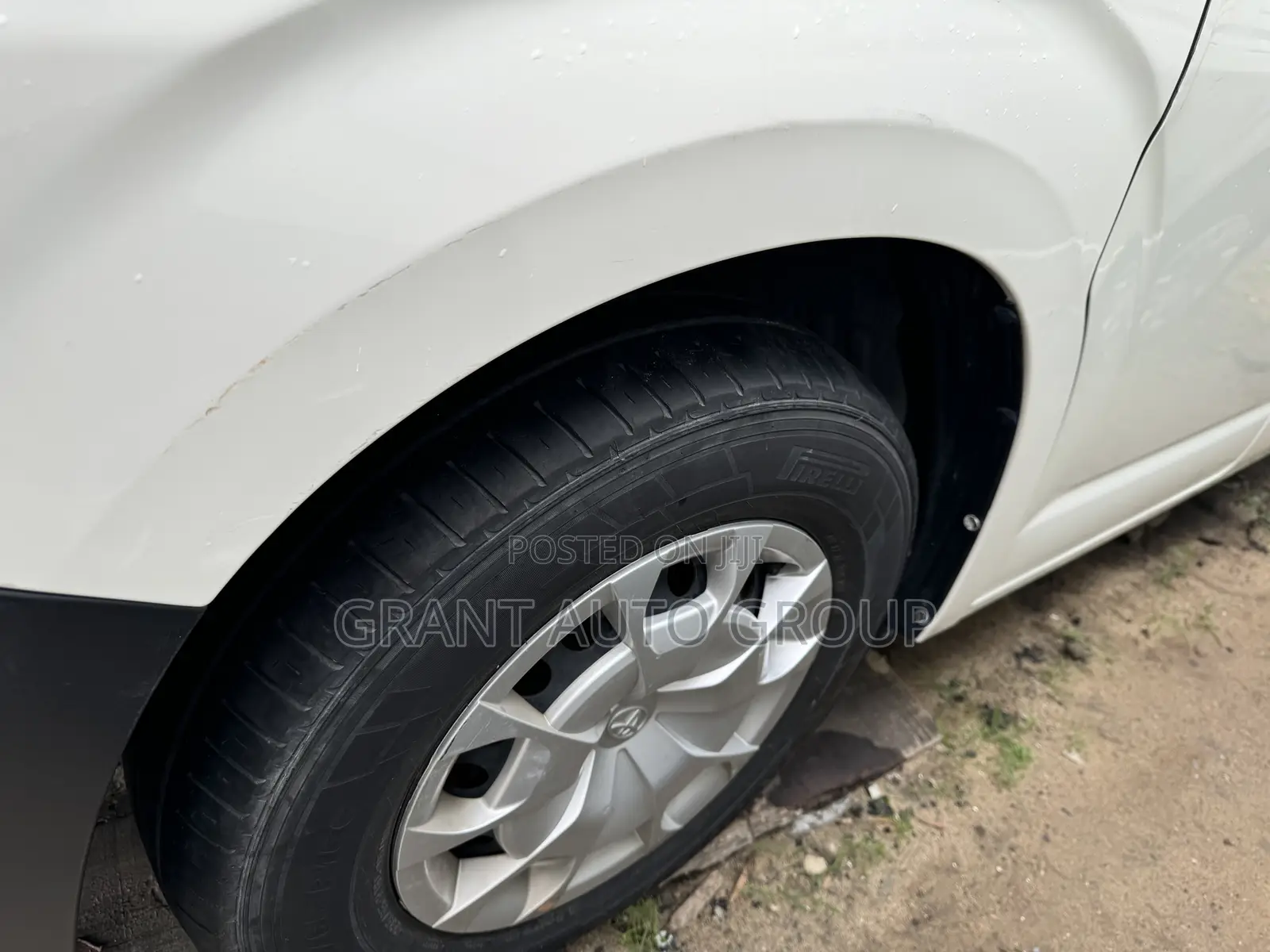 Toyota HiAce 2021 White